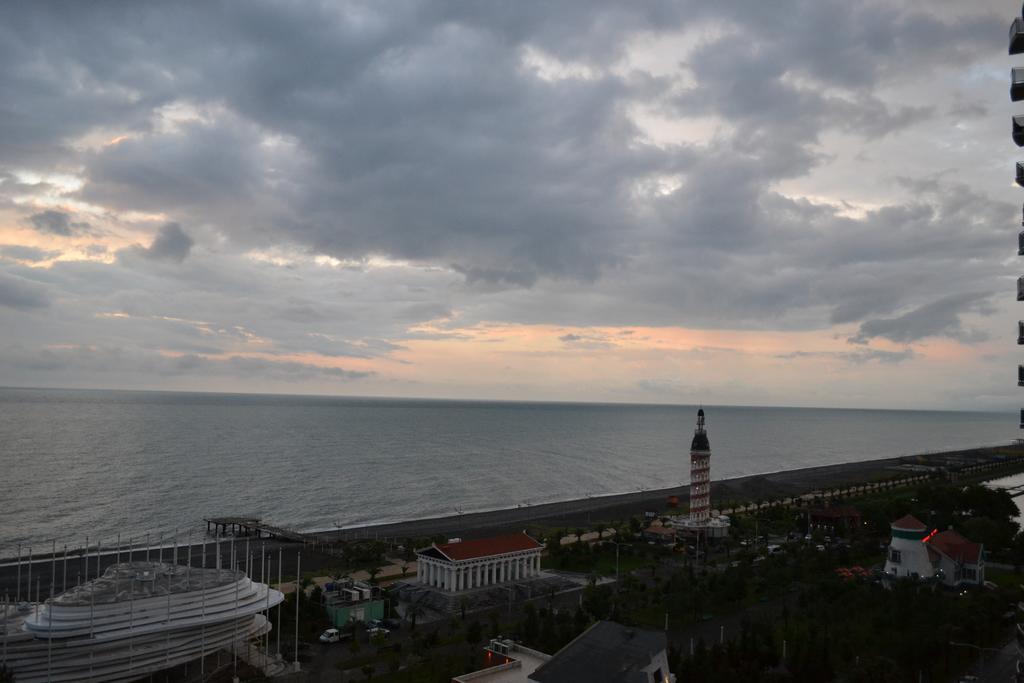 Orbi Towers Rooms Batumi Bagian luar foto